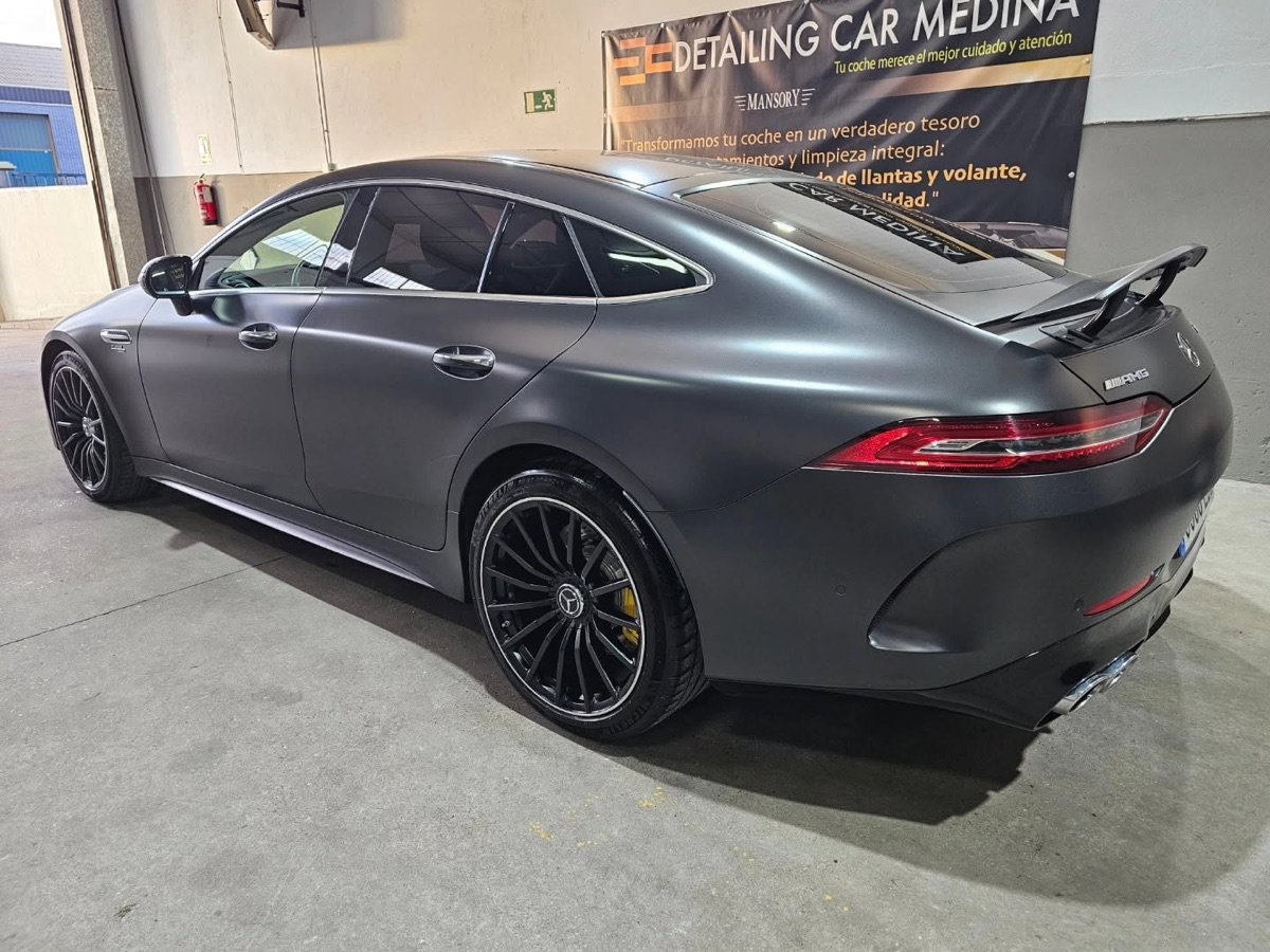 Mercedes-AMG GT gris mate tras tratamiento cerámico